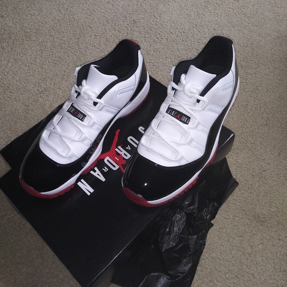 Air Jordan 11 Retro Low - Picture 1 of 5